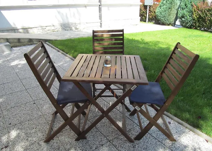 Garni Ana فندق 3*