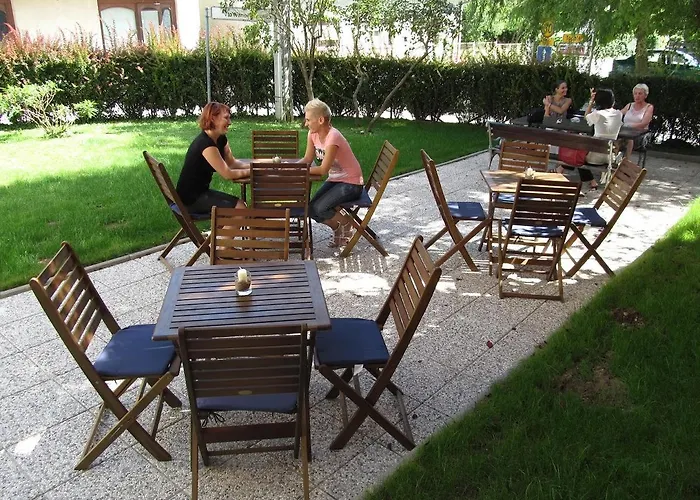 Garni Ana روغاسكا سْلاتِنا